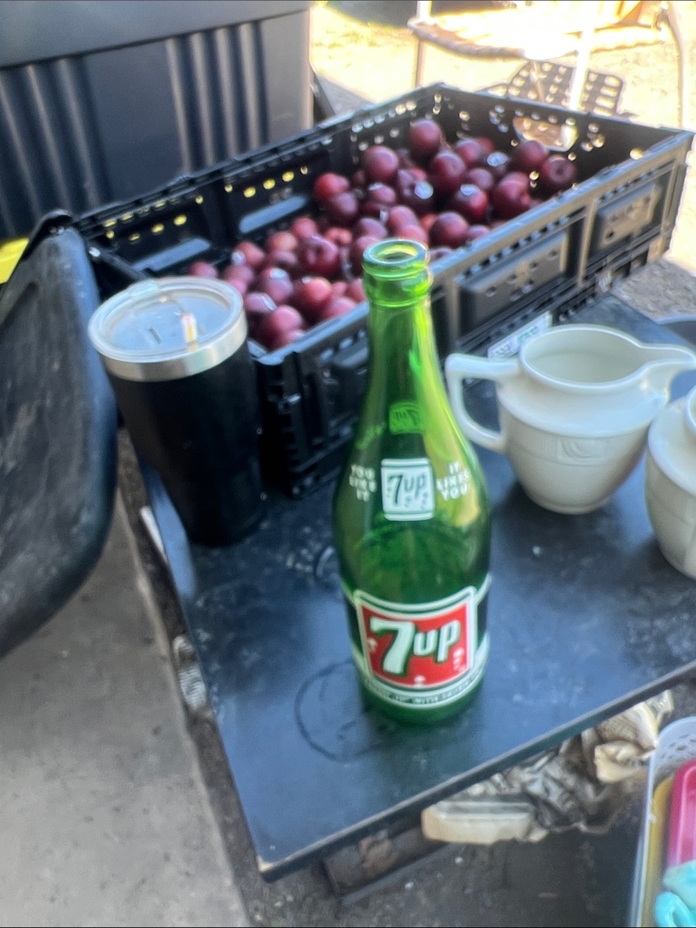 Vibtage 1 pint 7 up bottle